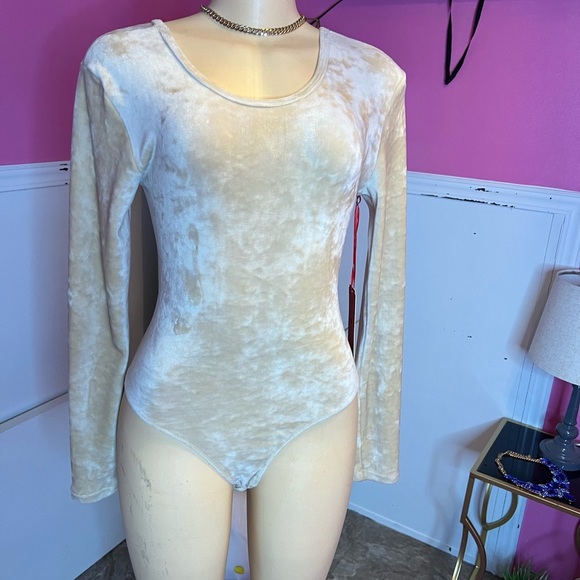 Cream Velvet Long Sleeve Bodysuit - Picture 1 of 5